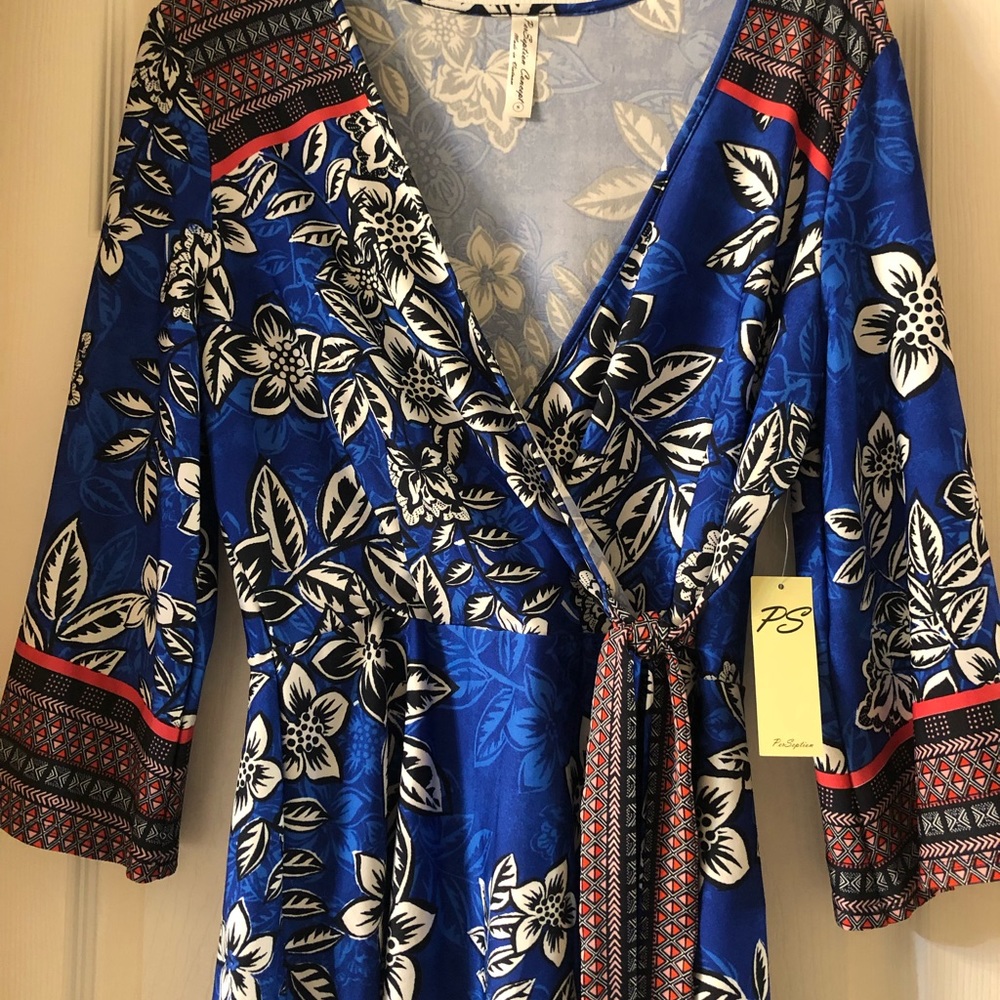 Women’s chic blouse nwt size small